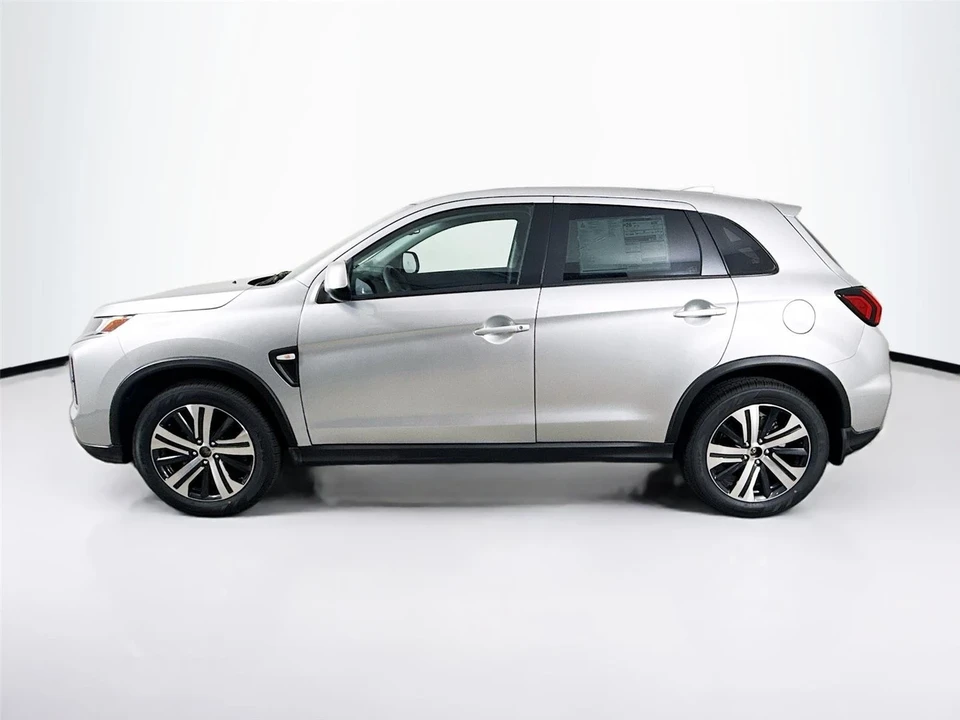 2025 Mitsubishi Outlander - Image 4 of 14