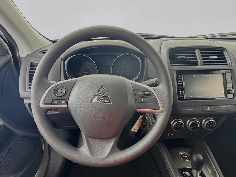 2025 Mitsubishi Outlander - Image 8 of 14