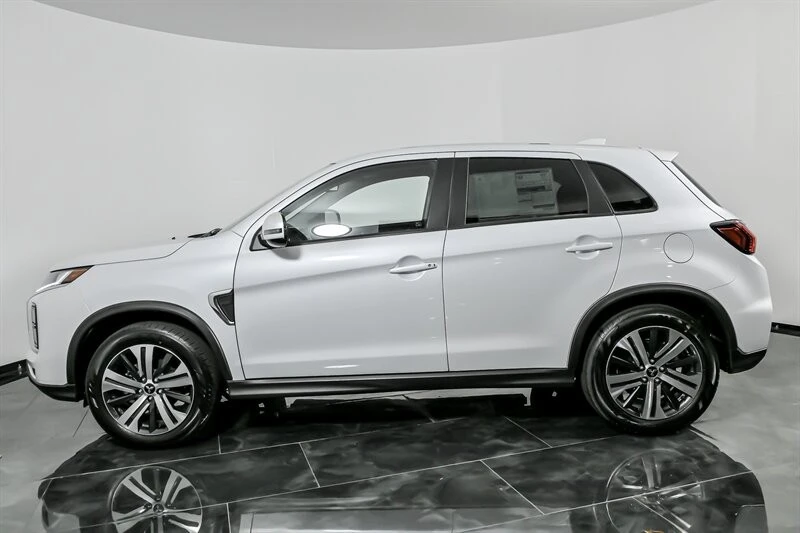 2025 Mitsubishi Outlander - Image 6 of 22