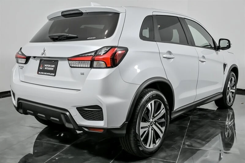 2025 Mitsubishi Outlander - Image 8 of 22