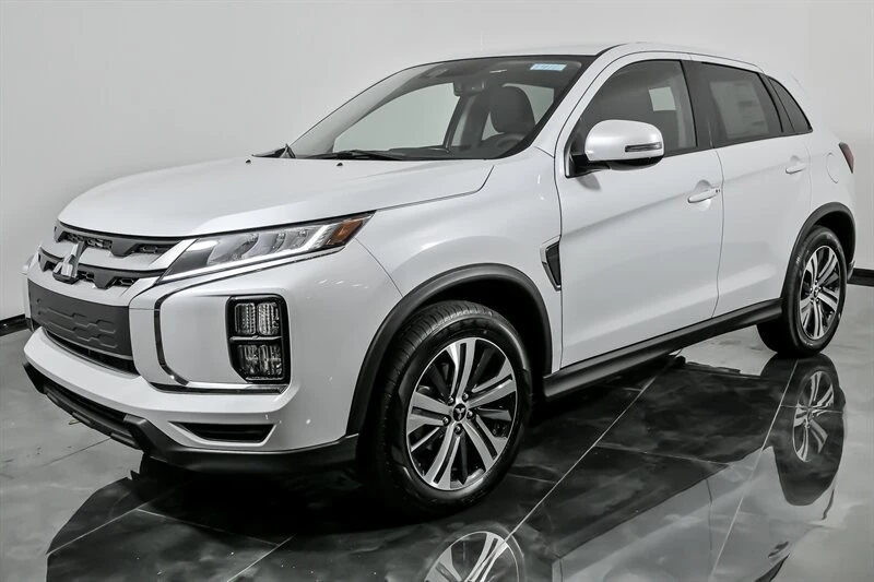 2025 Mitsubishi Outlander - Image 5 of 22