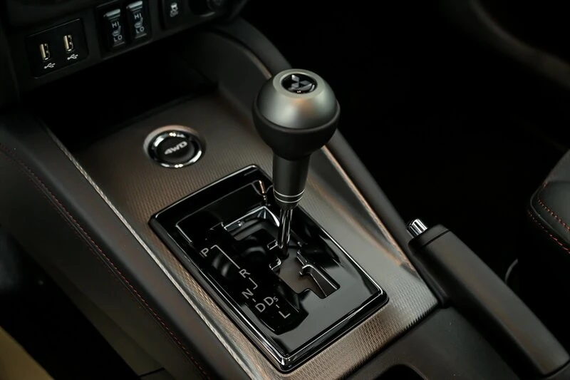 2025 Mitsubishi Outlander - Image 21 of 22