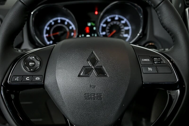 2025 Mitsubishi Outlander - Image 17 of 22
