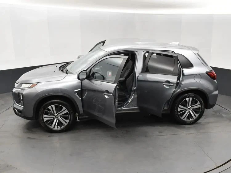 2025 Mitsubishi Outlander - Image 7 of 12