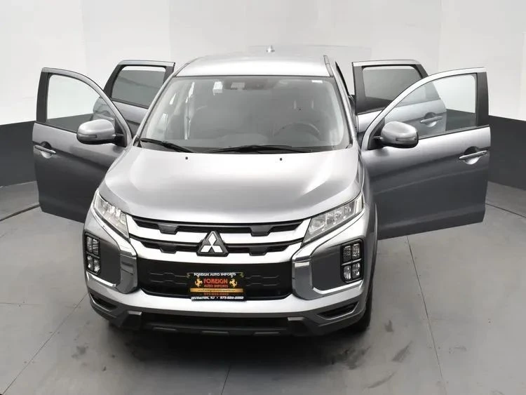 2025 Mitsubishi Outlander - Image 10 of 12