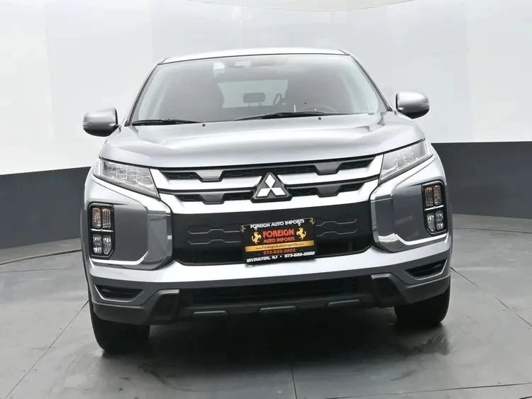 2025 Mitsubishi Outlander - Image 3 of 12