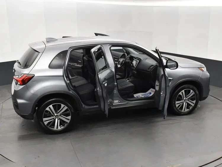 2025 Mitsubishi Outlander - Image 6 of 12