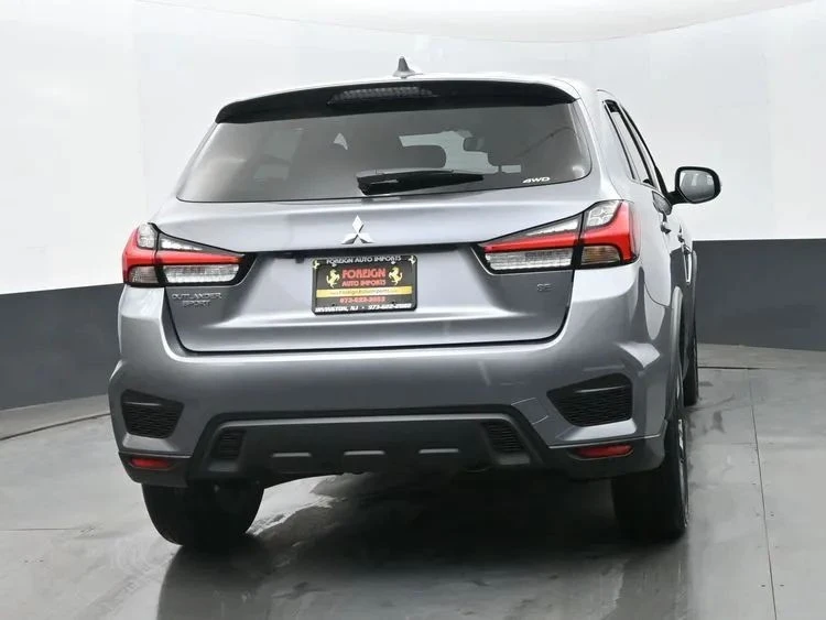 2025 Mitsubishi Outlander - Image 8 of 12