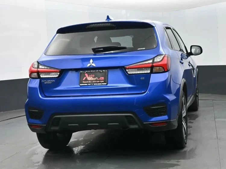 2025 Mitsubishi Outlander - Image 8 of 12