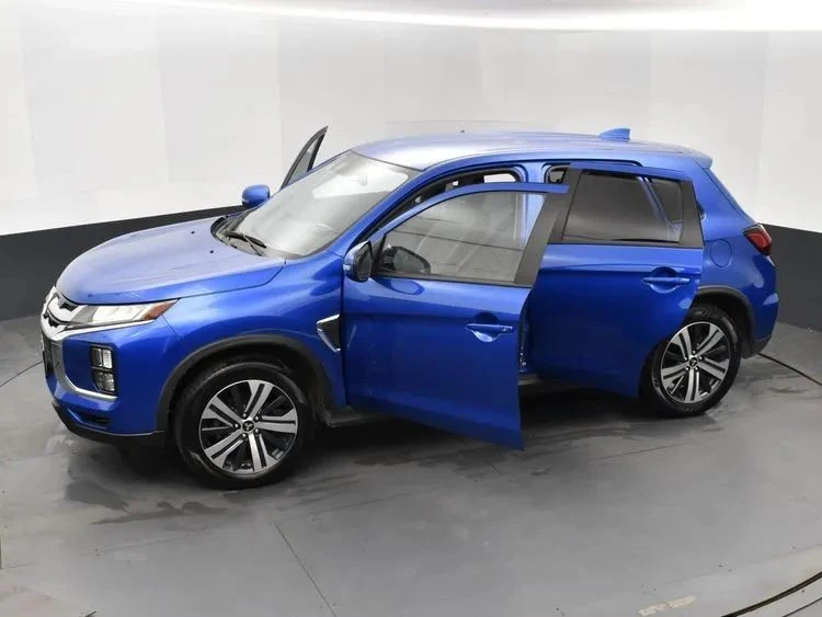 2025 Mitsubishi Outlander - Image 7 of 12