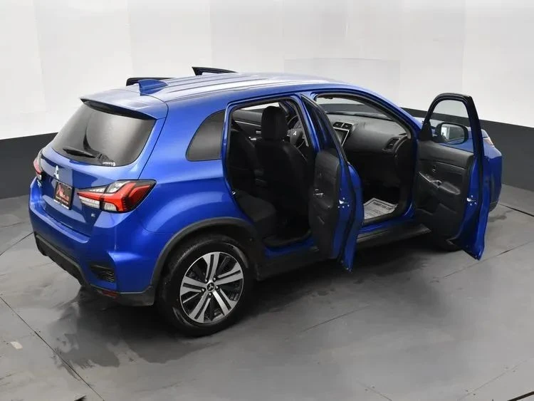 2025 Mitsubishi Outlander - Image 6 of 12