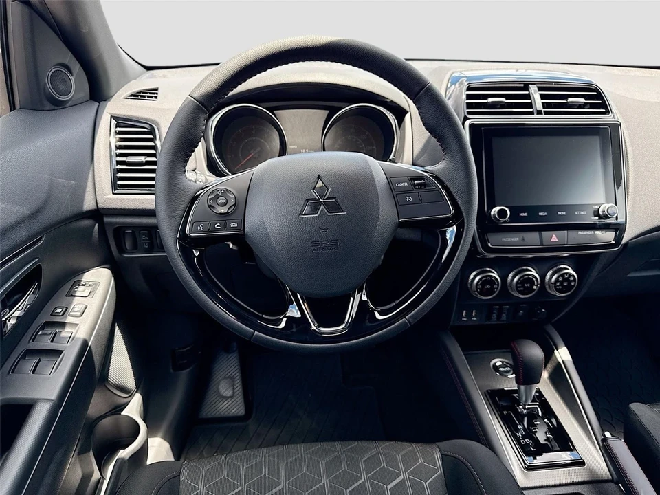 2025 Mitsubishi Outlander - Image 20 of 21