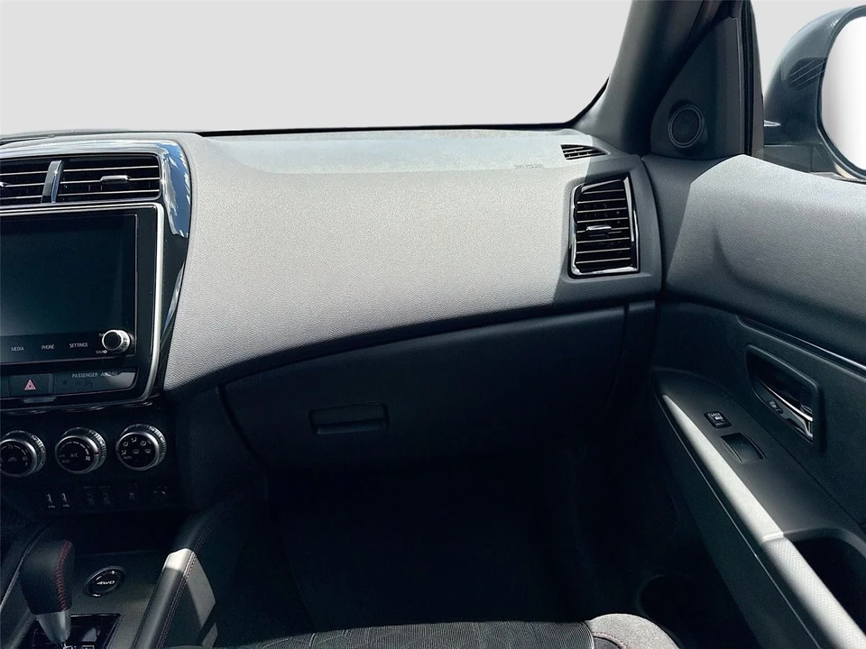 2025 Mitsubishi Outlander - Image 21 of 21
