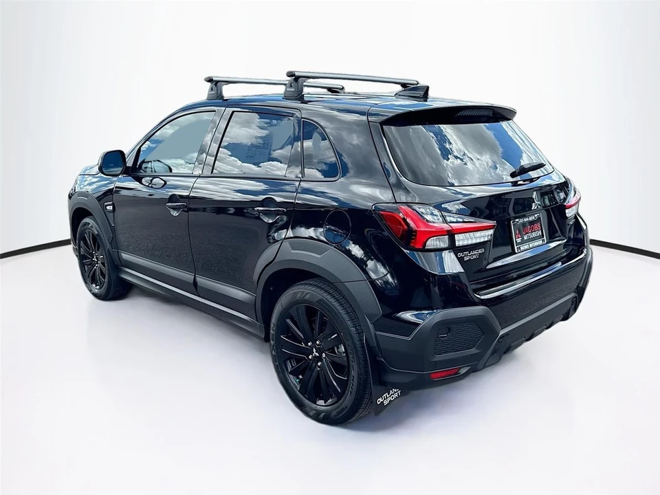 2025 Mitsubishi Outlander - Image 5 of 21