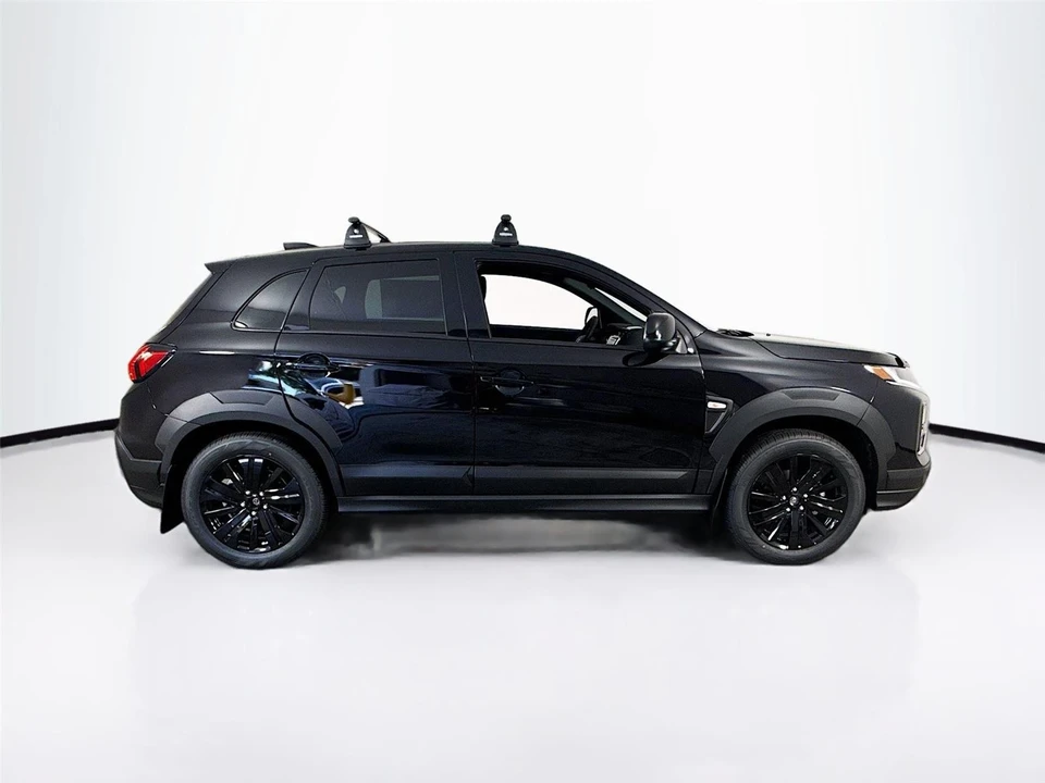2025 Mitsubishi Outlander - Image 11 of 21