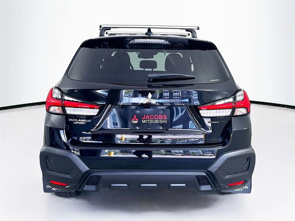 2025 Mitsubishi Outlander - Image 9 of 21