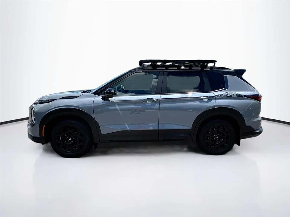 2025 Mitsubishi Outlander - Image 4 of 21