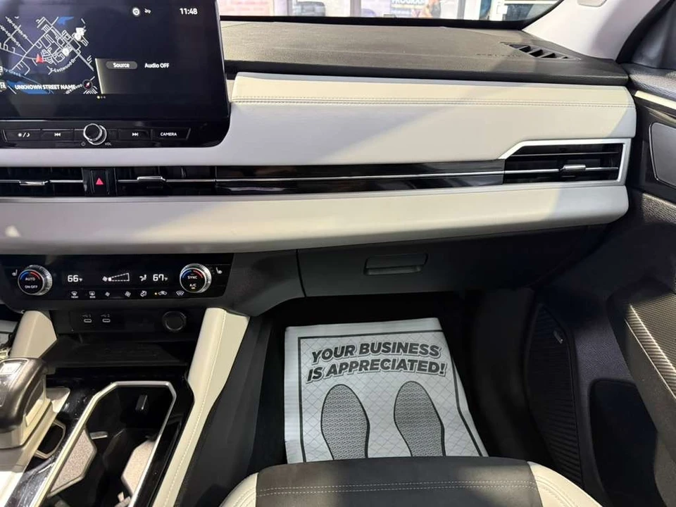2025 Mitsubishi Outlander - Image 19 of 21