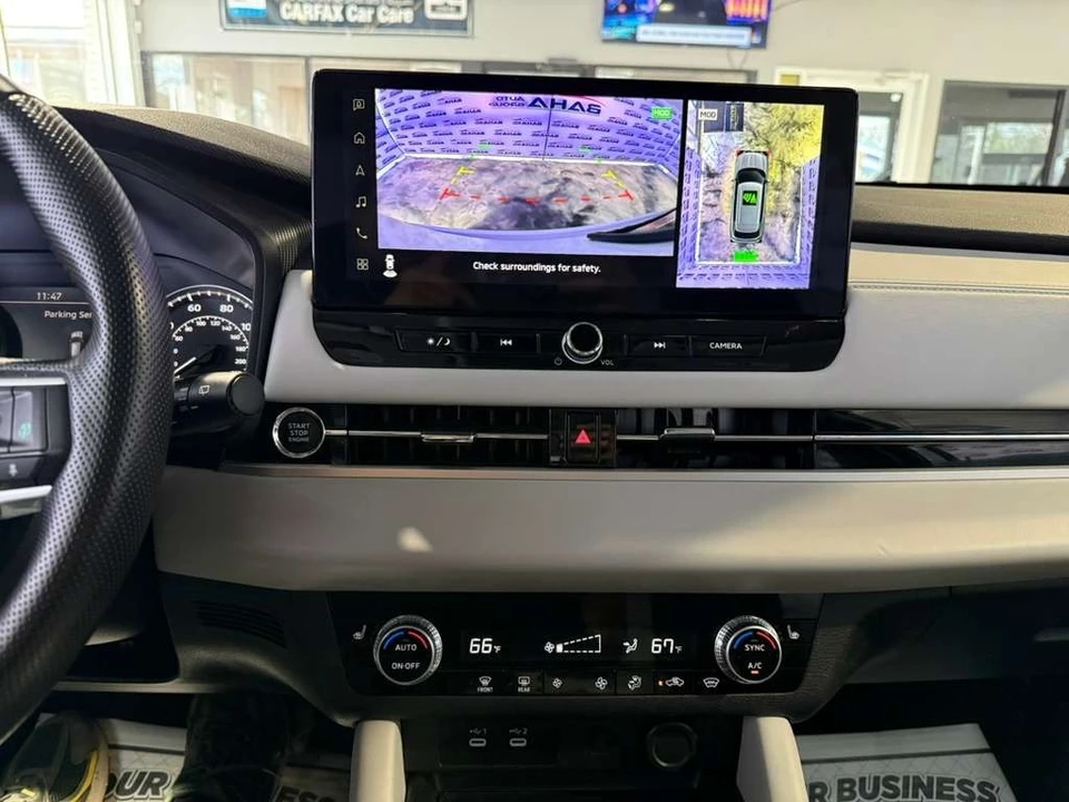 2025 Mitsubishi Outlander - Image 16 of 21