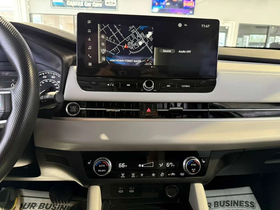 2025 Mitsubishi Outlander - Image 15 of 21