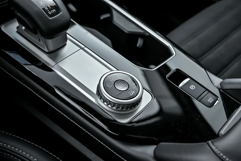 2025 Mitsubishi Outlander - Image 25 of 26