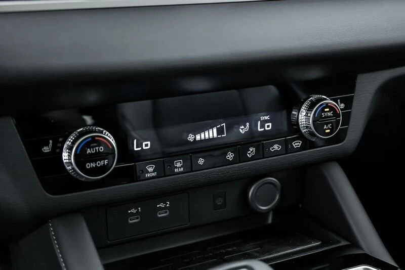 2025 Mitsubishi Outlander - Image 23 of 26