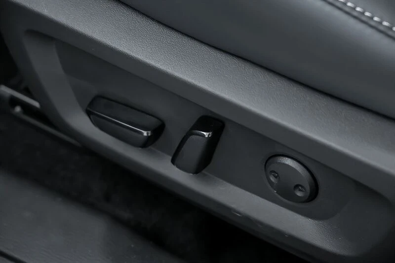 2025 Mitsubishi Outlander - Image 18 of 26