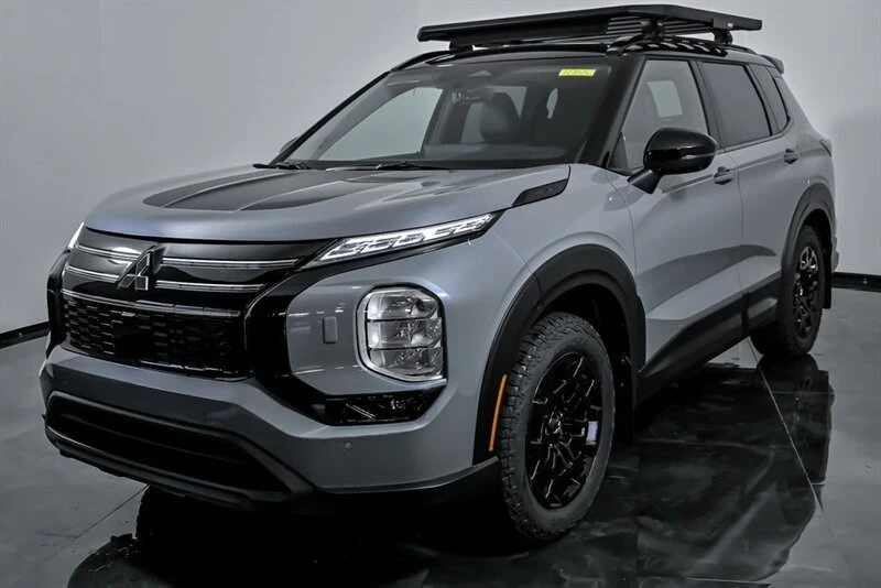 2025 Mitsubishi Outlander - Image 5 of 21