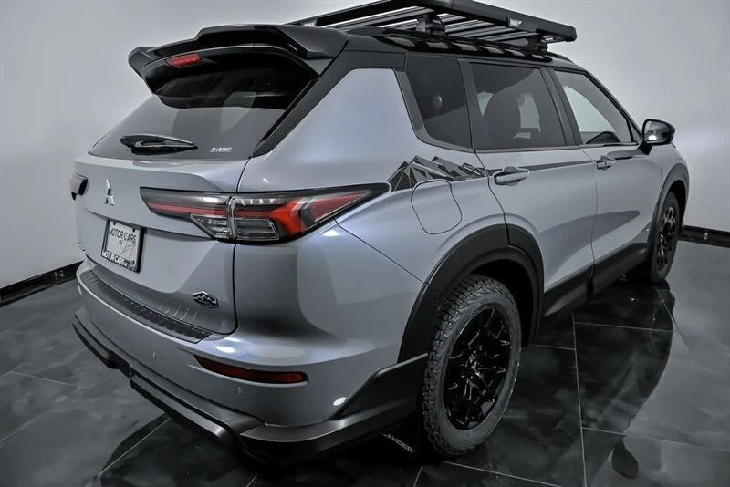 2025 Mitsubishi Outlander - Image 8 of 26