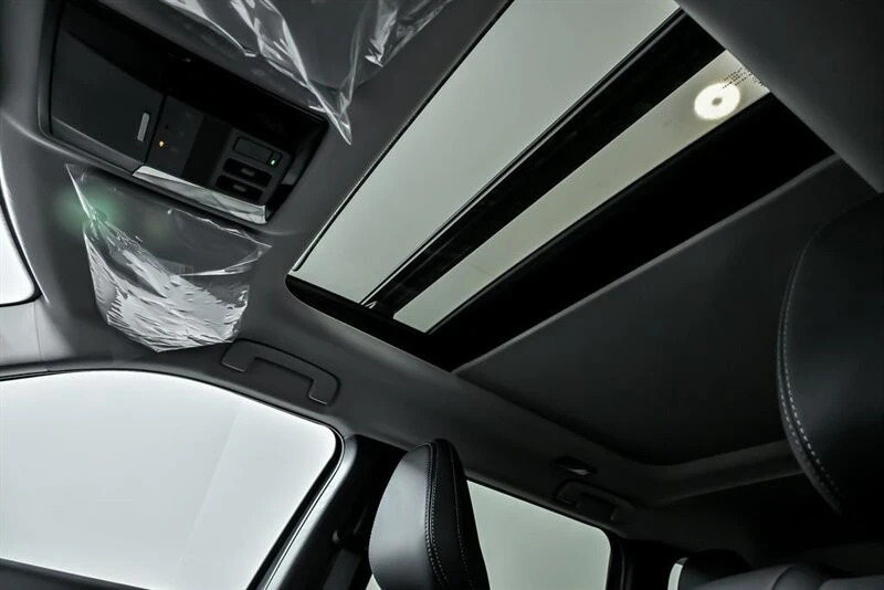 2025 Mitsubishi Outlander - Image 15 of 26
