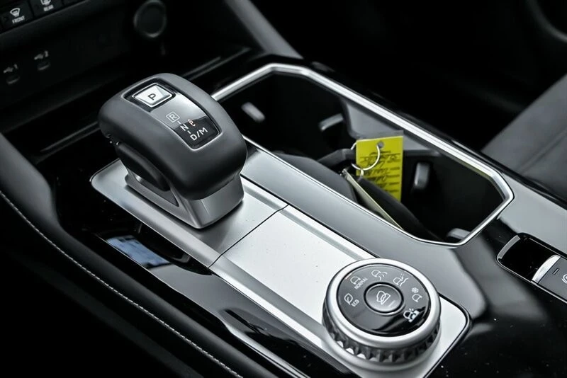 2025 Mitsubishi Outlander - Image 25 of 26