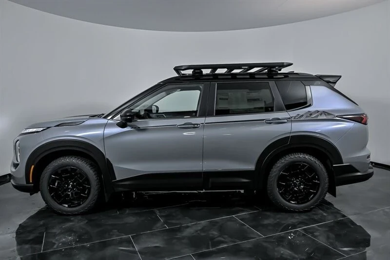 2025 Mitsubishi Outlander - Image 6 of 21