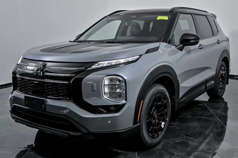 2025 Mitsubishi Outlander - Image 5 of 21