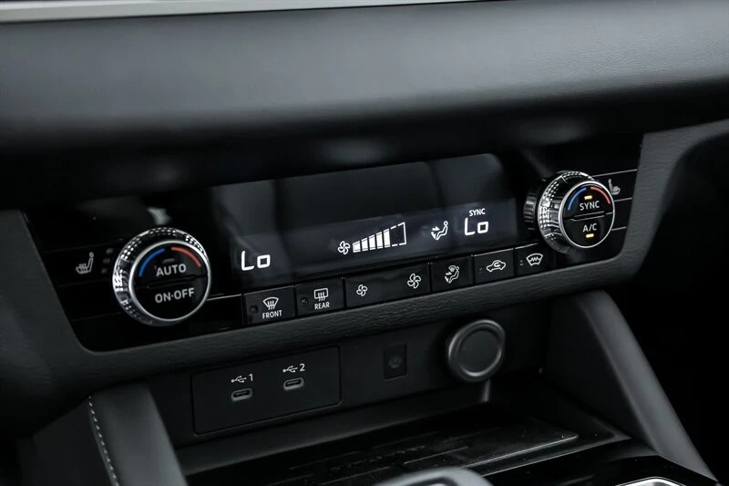 2025 Mitsubishi Outlander - Image 23 of 26