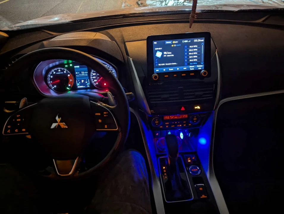 2025 Mitsubishi Eclipse Cross - Image 8 of 11