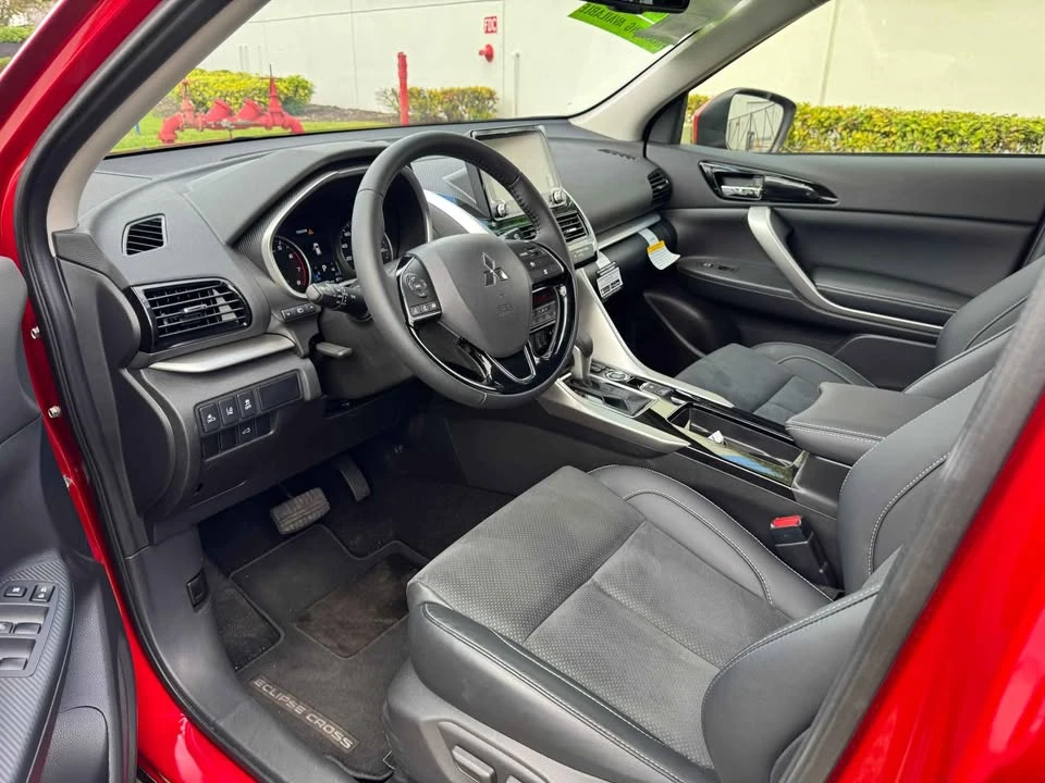2025 Mitsubishi Eclipse Cross - Image 8 of 13