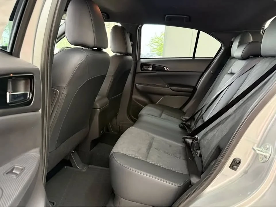 2025 Mitsubishi Eclipse Cross - Image 14 of 16