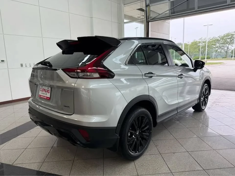 2025 Mitsubishi Eclipse Cross - Image 3 of 16