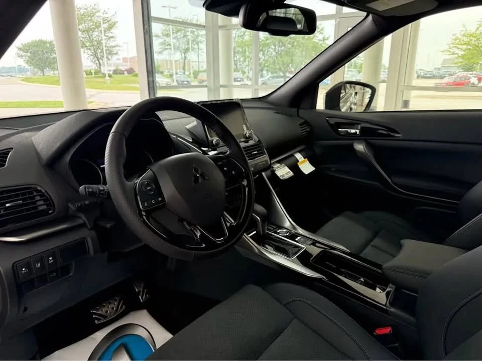2025 Mitsubishi Eclipse Cross - Image 15 of 16