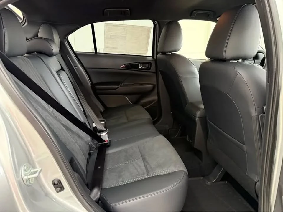 2025 Mitsubishi Eclipse Cross - Image 9 of 16