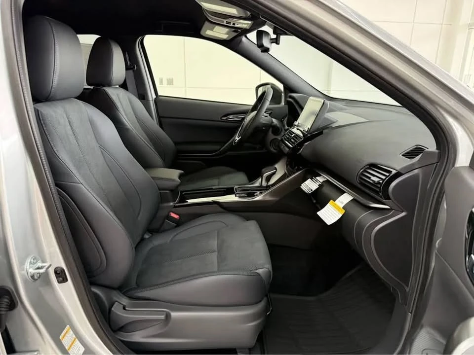 2025 Mitsubishi Eclipse Cross - Image 10 of 16