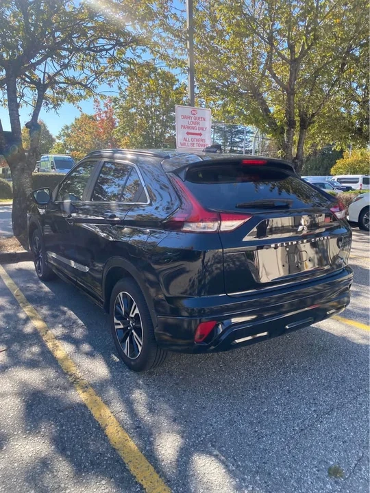 2025 Mitsubishi Eclipse Cross - Image 3 of 12