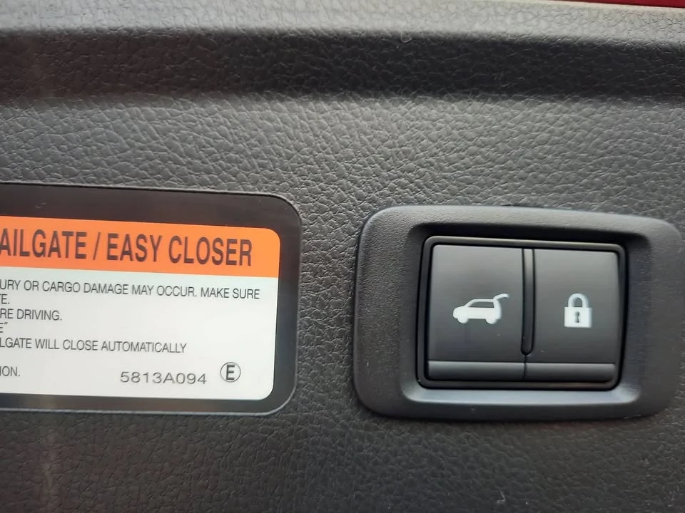 2025 Mitsubishi Eclipse Cross - Image 6 of 7