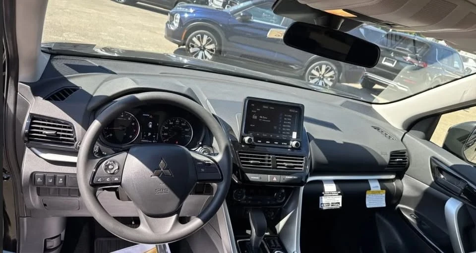2025 Mitsubishi Eclipse Cross - Image 6 of 10