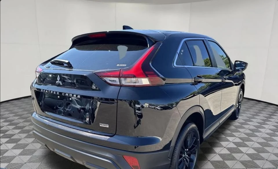 2025 Mitsubishi Eclipse Cross - Image 2 of 10