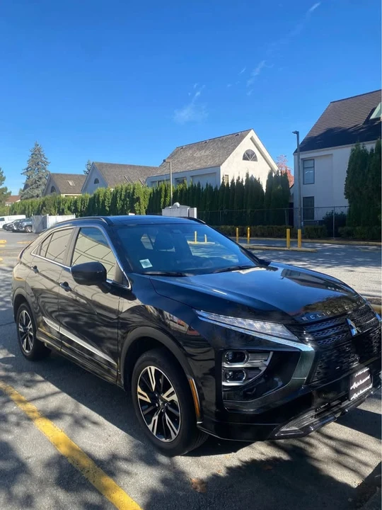 2025 Mitsubishi Eclipse Cross - Image 2 of 12