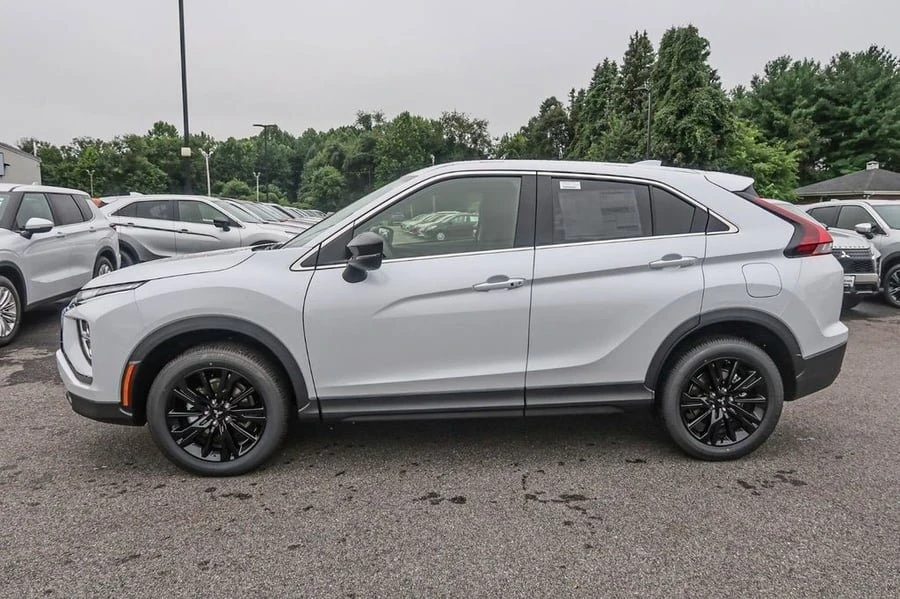 2025 Mitsubishi Eclipse Cross - Image 2 of 5