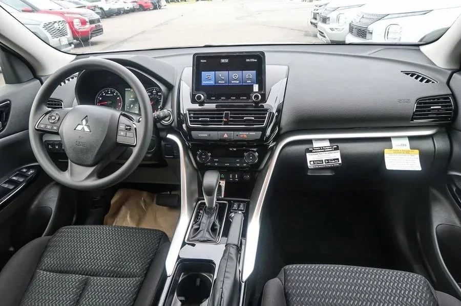 2025 Mitsubishi Eclipse Cross - Image 5 of 5