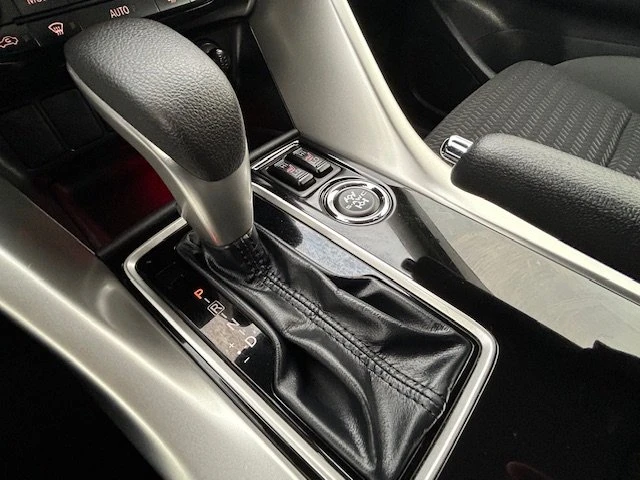 2025 Mitsubishi Eclipse Cross - Image 9 of 13