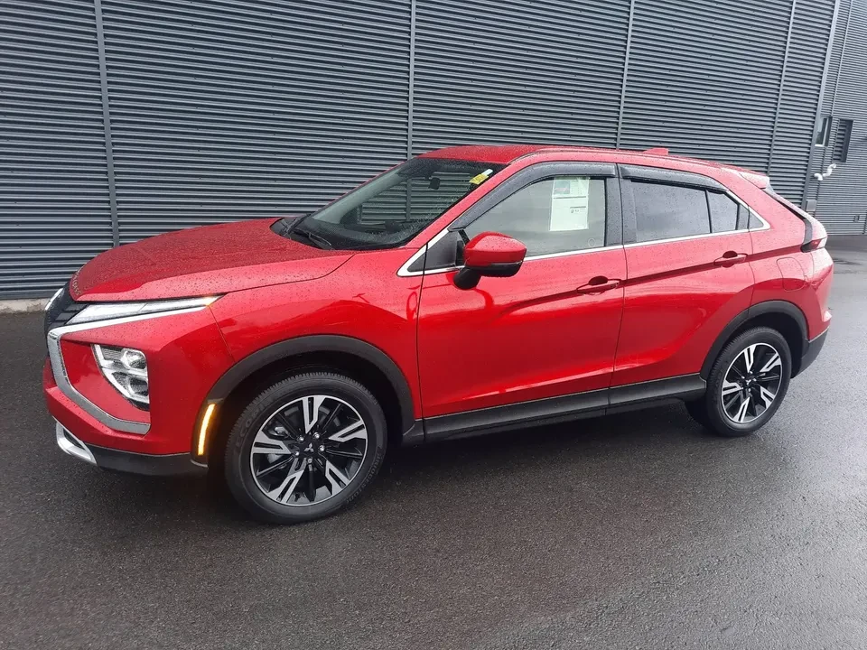 2025 Mitsubishi Eclipse Cross - Image 2 of 20